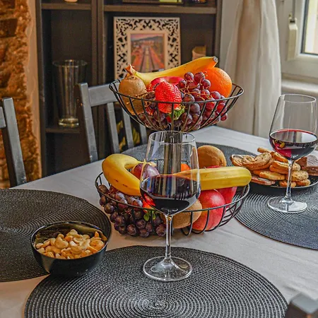 Апартаменты Urban Loft - Metro Access *