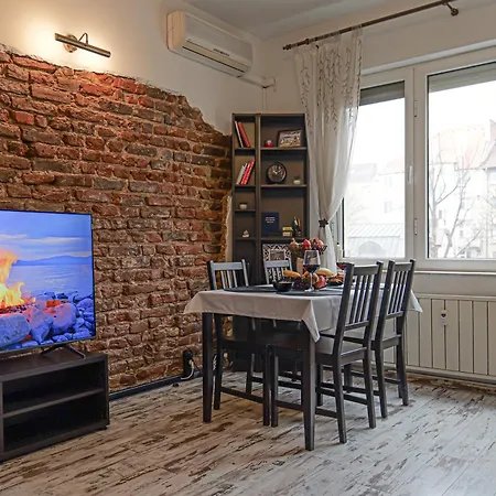 Urban Loft - Metro Access